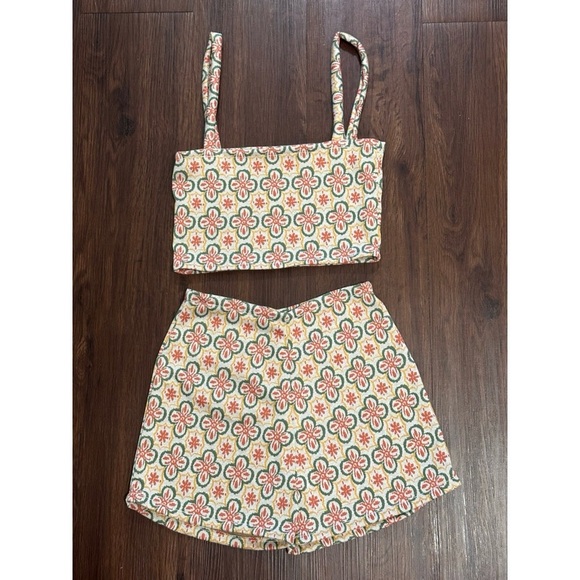 Two piece set - Picture 2 of 4